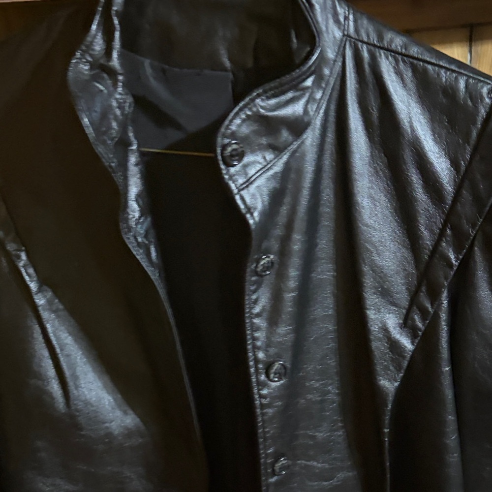 Women's Black Leather Jacket - Picture 4 of 4